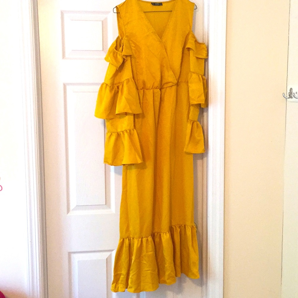 SHEIN cold shoulder ruffle dress